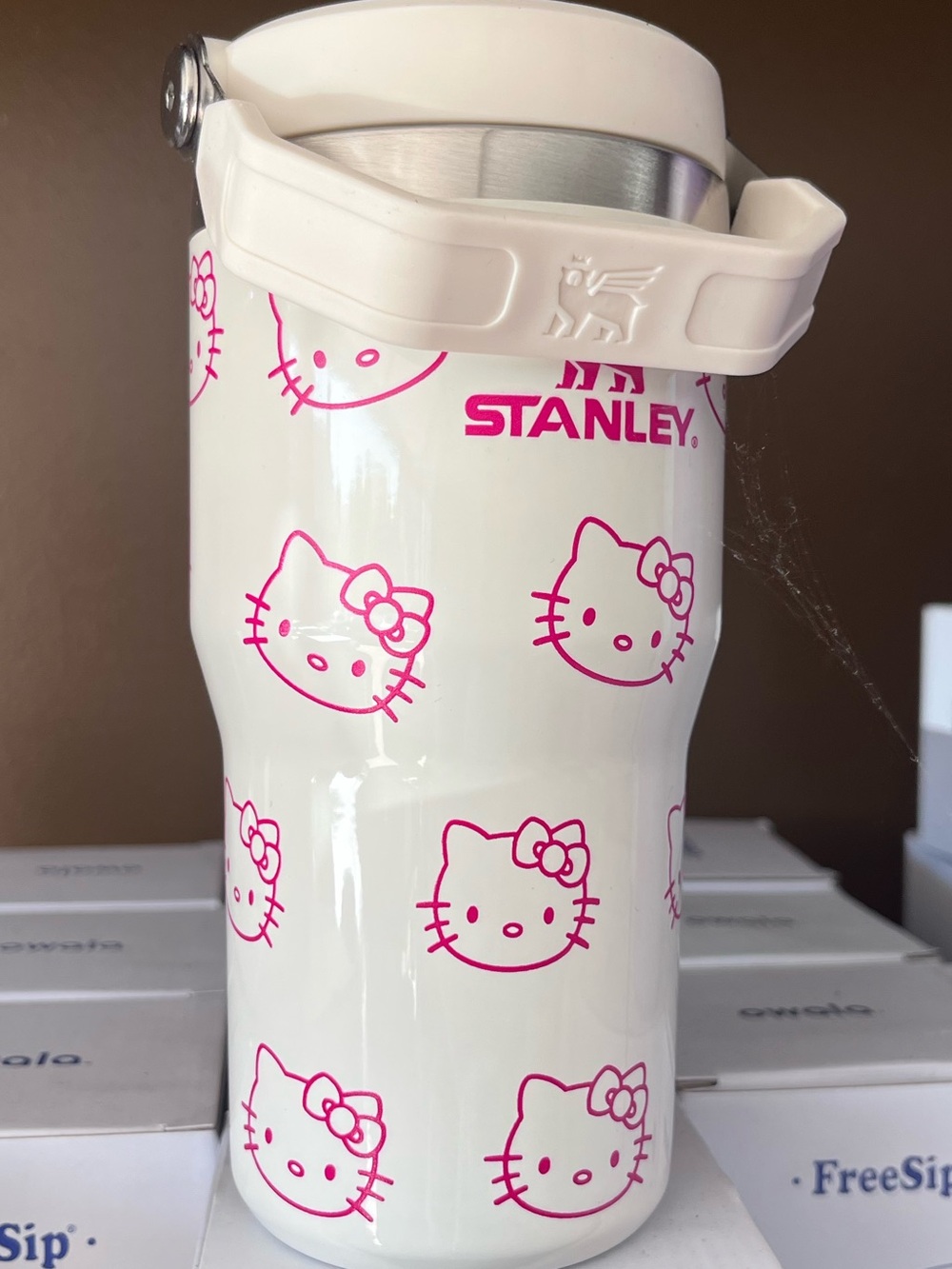 Stanley flowstate hello kitty prin twhite fuschia box handle tumbler coffee